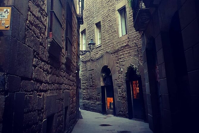 Guided Tour to Pier Through the Jewish Quarter of Barcelona - Famous Landmarks in the Jewish Quarter