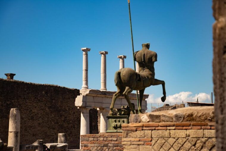 Guided Tour to Pompeii and Vesuvius from Sorrento - The Guides & Commentary  