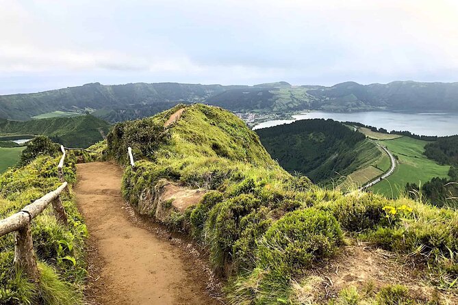 Guided Tour to the Sete Cidades Volcano in São Miguel Azores - Meeting and Pickup