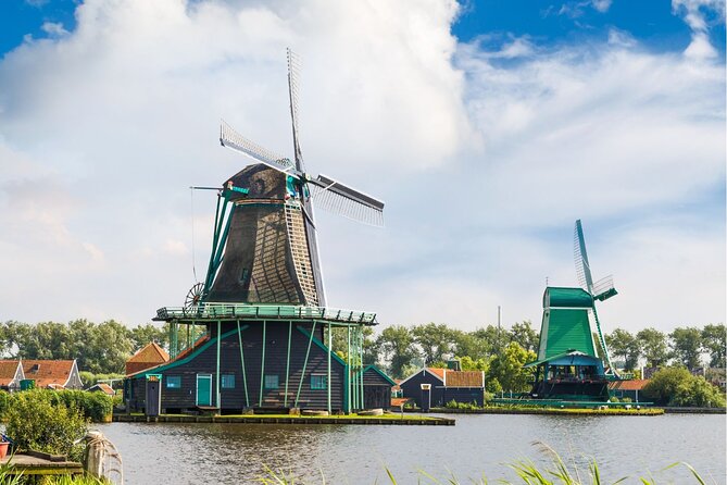 Guided Tour to Zaanse Schans, Volendam and Maken With Boat Ride - Good To Know
