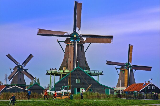 Guided Tour to Zaanse Schans, Volendam and Maken With Boat Ride - Accessibility Information