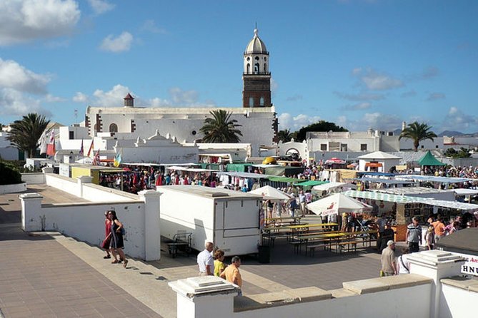 Guided Tour: Visit to Teguise Street Market - Market Exploration