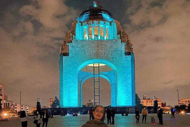 Guided Tour Visiting Historical Monuments at Night - Good To Know