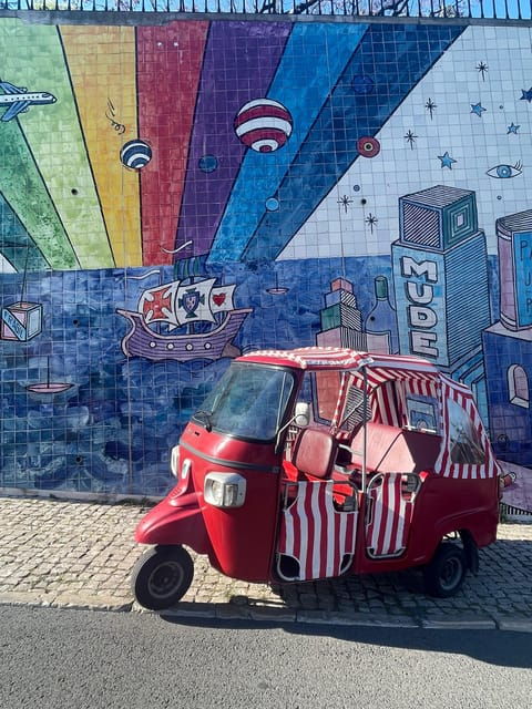 Guided tuk tuk tour in Lisbon's old neighborhoods - Exploring Lisbon’s Charm by Tuk Tuk