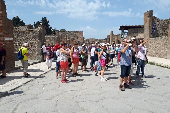 Guided Visit of Pompei and Mount Vesuvius Tour With Pizza Lunch - Frequently Asked Questions