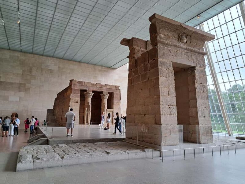 Guided visit of the MET: 2-hour tour in Spanish - What’s Not Included and Considerations