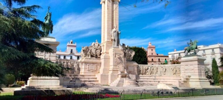Guided Visit on Foot Through Cádiz: Stories From the Hand of a Local Guide - Engaging and Personal Guides