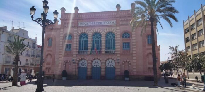 Guided Visit on Foot Through Cádiz: Stories From the Hand of a Local Guide - Customer Testimonials and Experiences