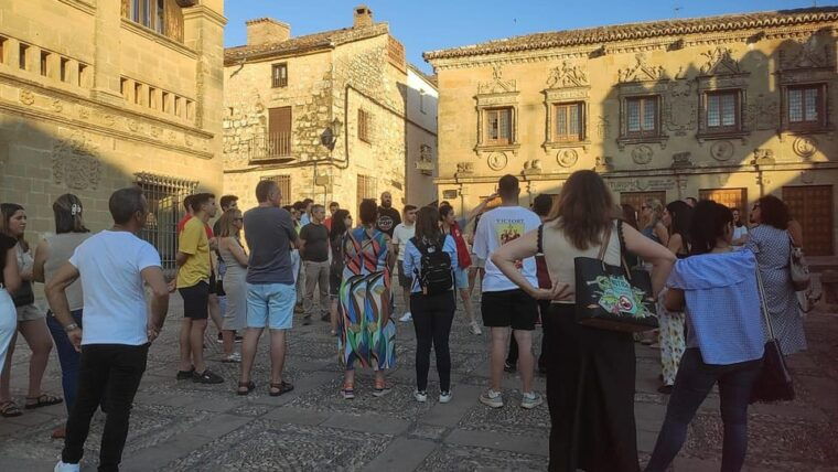 GUIDED VISIT to BAEZA With Entrance Tickets to Monuments - Inclusions and Features
