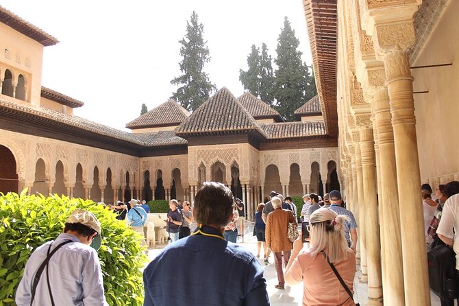 Guided Visit to the Alhambra, Nasrid Palaces and Generalife - Meeting and Pickup