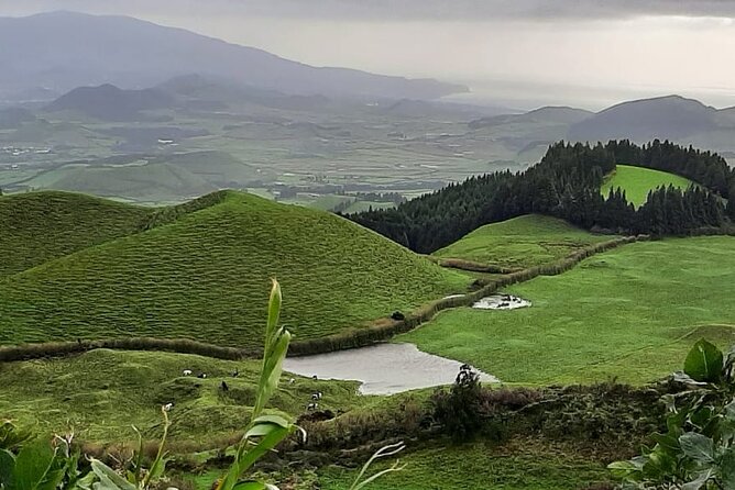 Guided Visit to the Crater and Volcano of Lagoa Das Sete Cidades - Pricing and Booking