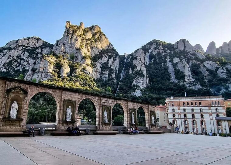 Guided Visit to the Enchanting Montserrat Monastery - Discovering the Historic Monastery