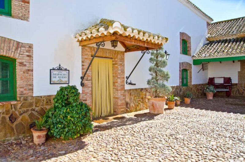 Guided visit to the Las Terceras cheese farm - Good To Know