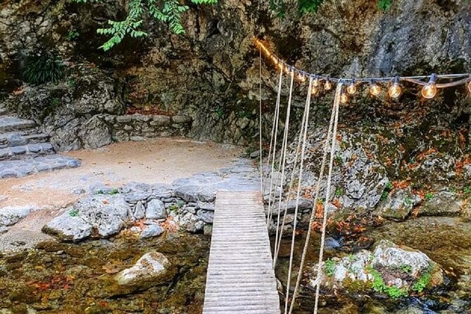 Guided Visit to the Magical Waterfalls in the Candalla Forest - Parking and Accessibility