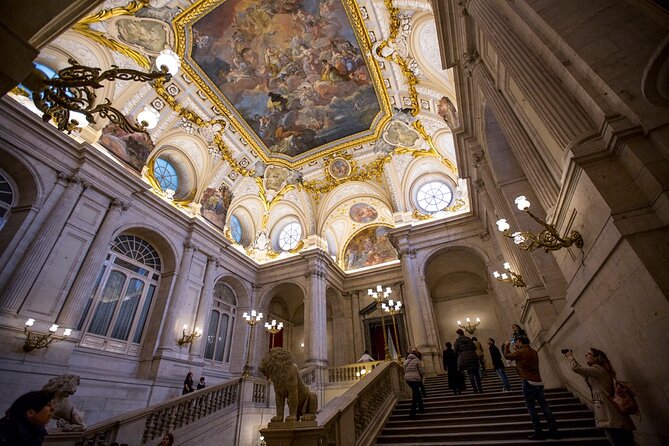 Guided Visit to the Royal Palace of Madrid in English - Inclusions