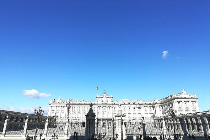 Guided Visit to the Royal Palace of Madrid in English - Meeting and Pickup Details