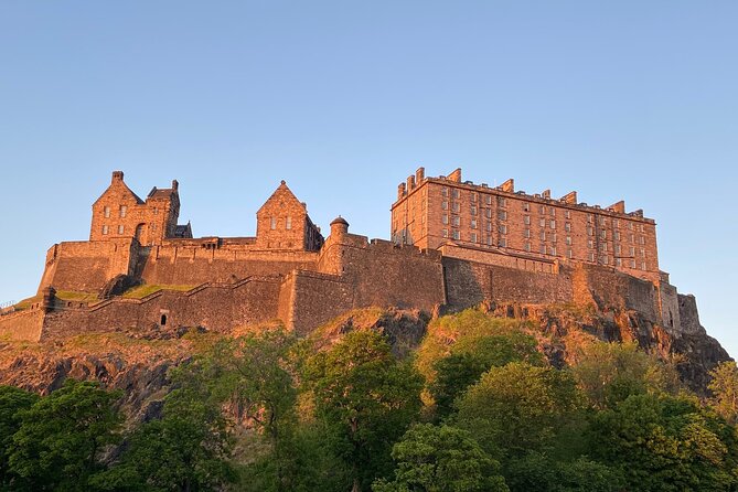 Guided Walking Tour of Edinburgh Old Town - Itinerary and Landmarks