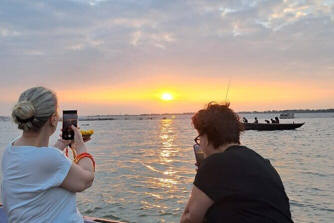 Guided Walking Tour of Ghats and Galis of Varanasi by VLT - FAQ