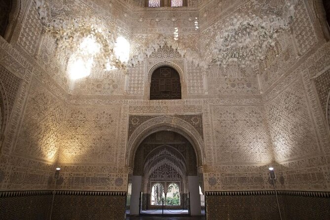 Guided Walking Tour of the Alhambra in Granada - Directions