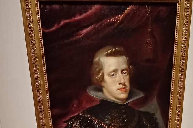 Guided Walking Tour of the Royal Collections Gallery - Weather and Minimum Travelers