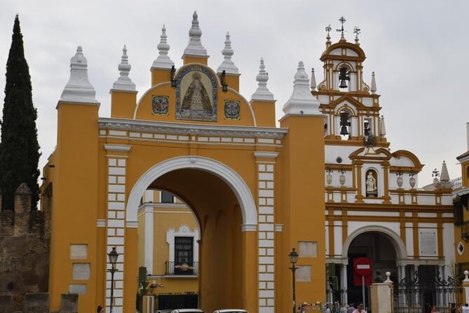 Guided Walking Tour to Setas, La Macarena and Dueñas Palace in Seville - Exploring Setas: The Metropol Parasol
