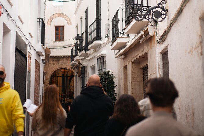 Guided Walking Tour With A Local in Marbella Old Town - Good To Know