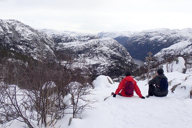 Guided winter hike to Pulpit Rock Preikestolen - Free Time and Photo Opportunities