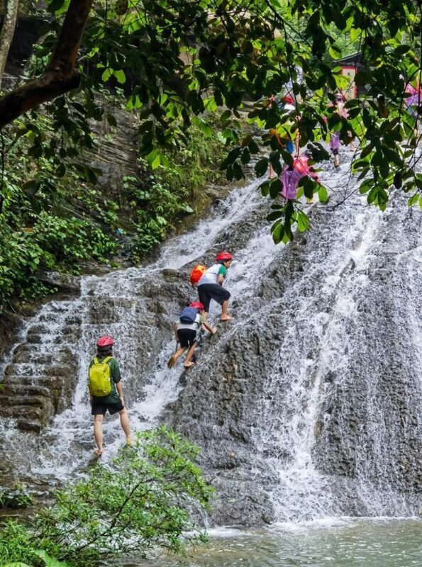 Guilin 5-Day Longji and Li River Landscape Tour - Day 4: Xingping, the Li River and a cave after dark