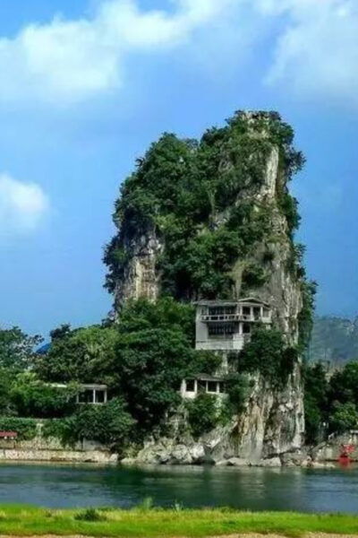 Guilin City Highlights Day Tour With Local Delicous Lunch - Sun and Moon Twin Towers