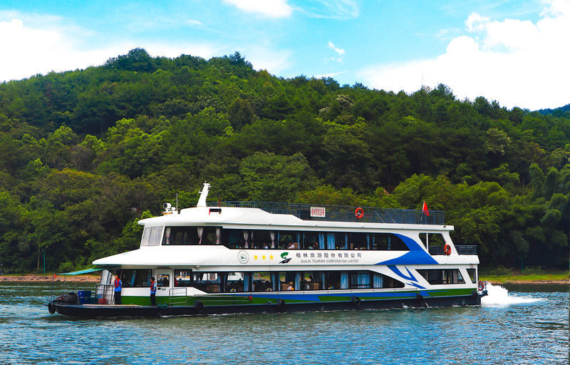 Guilin Li River Cruise & Yangshuo Xiang Gong Mountain One-Day Tour (Private Group) - The Li River is the reason to go