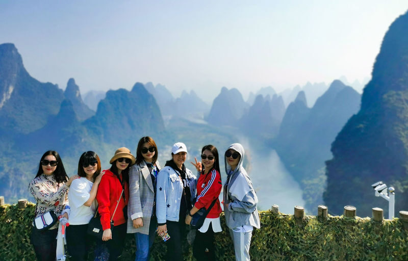 Guilin Li River Cruise & Yangshuo Xiang Gong Mountain One-Day Tour (Private Group) - What the four-hour cruise feels like