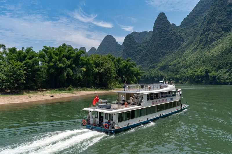 Guilin Li River Four-star Cruise Ticket - Boarding, assigned seats, and the boat