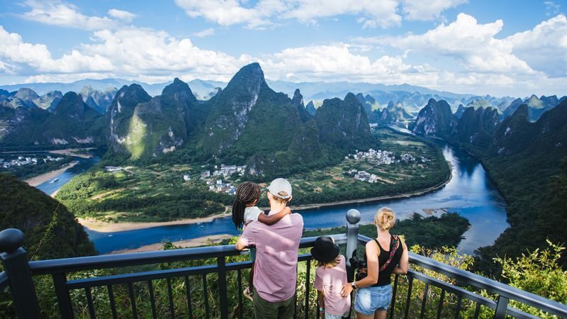 Guilin Li River Three-Star Cruise. Reed Flute Cave. Elephant Trunk Hill. Yangshuo Yulong River. 3-Day Private Tour - Day two: the Li River by three-star boat