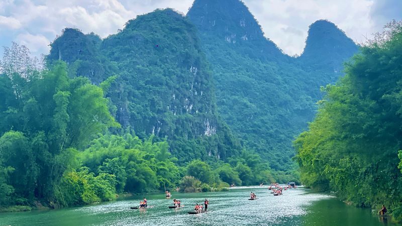 Guilin Li River Three-Star Cruise. Reed Flute Cave. Elephant Trunk Hill. Yangshuo Yulong River. 3-Day Private Tour - What the private driver arrangement really means