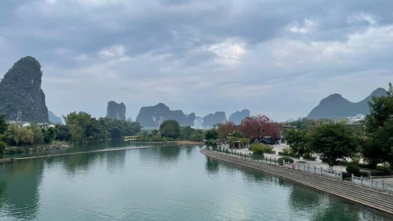 Guilin: Private Li River Cruise, Cave, and Show Tour - Important tips include: