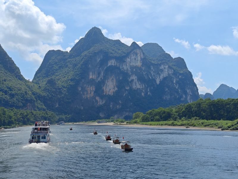 Guilin Yangshuo Li River Day Tour (Four/Three Star Cruise) - Four hours aboard, with commentary and lunch