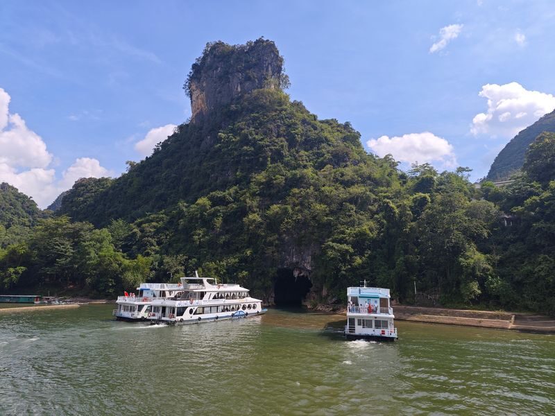 Guilin Yangshuo Li River Day Tour (Four/Three Star Cruise) - What the price buys, and which ship to choose