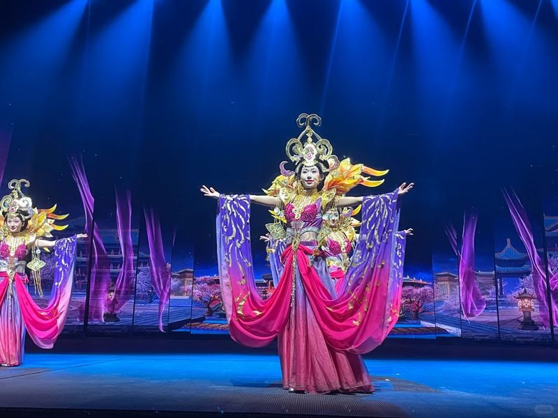 Guilin Yangshuo One-Day Tour (2-8 Person Group + Optional Butterfly Spring/Silver Cave/Xianggong Mountain/Shangri-La/Ten-Mile Gallery/Eternal Love Show/Impression Sanjie Liu Show, choose 1 out of 7) - Small-group transport and a full-day schedule