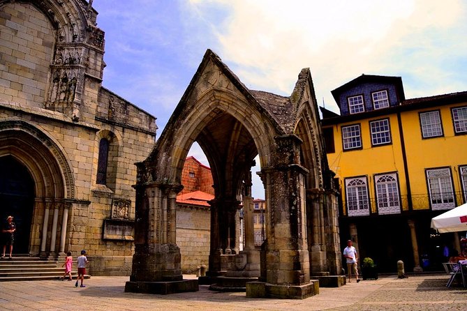 Guimarães and Braga Small Group Tour With Lunch and Entries From Porto - Cancellation Policy