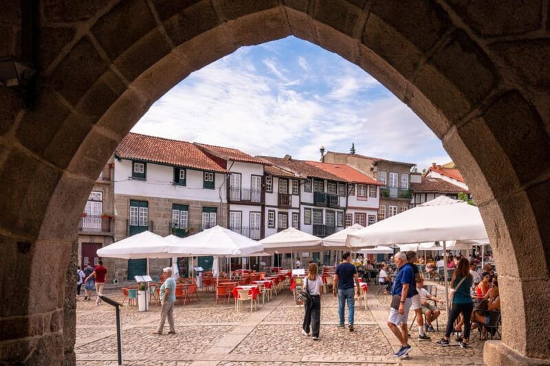 Guimarães: Flexible Walking Tour in Historic Center - Starting Point: The Castle of Guimarães