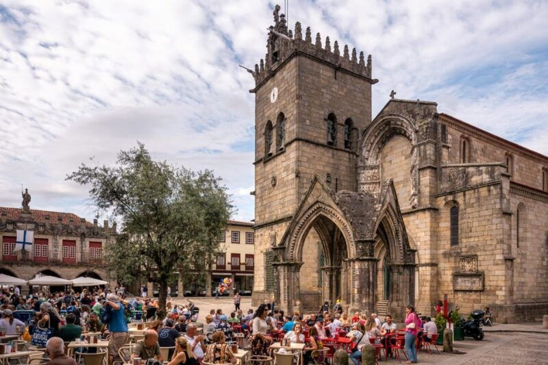 Guimarães: Flexible Walking Tour in Historic Center - Discovering Hidden Gems