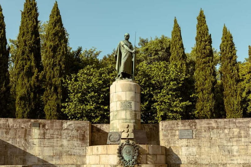 Guimarães: Highlights and Hidden Gems Walking Tour - Good To Know