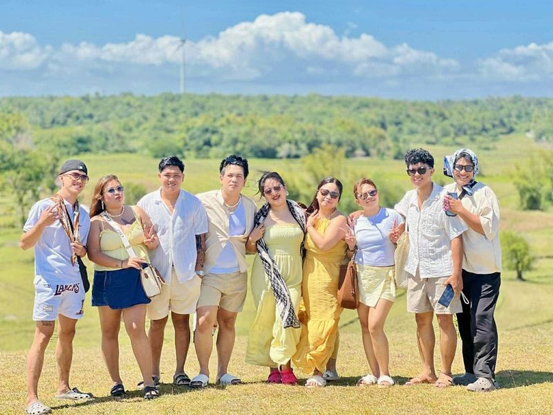 Guimaras Land Tour and Top Attractions - Mango pizza, local food and an easy lunch