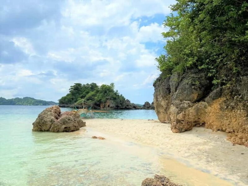 Guimaras: Private Island Hopping Tour with Lunch - Good To Know