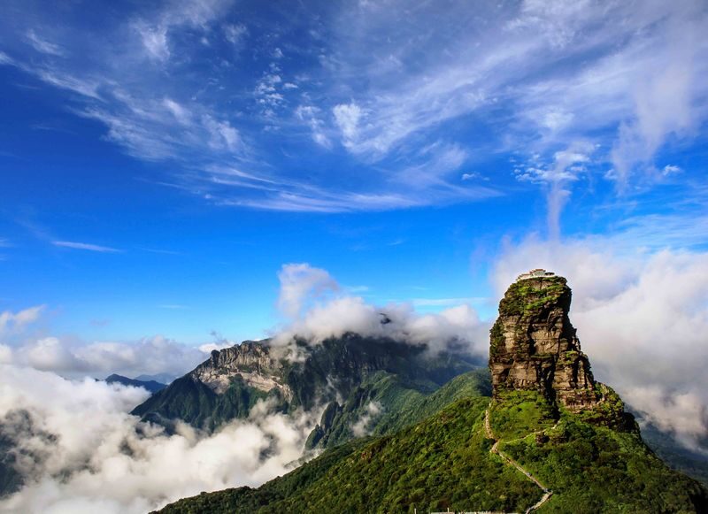 Guiyang Fanjingshan Temple Full-Day Tour - Red Cloud Golden Summit: the main objective, with a queue