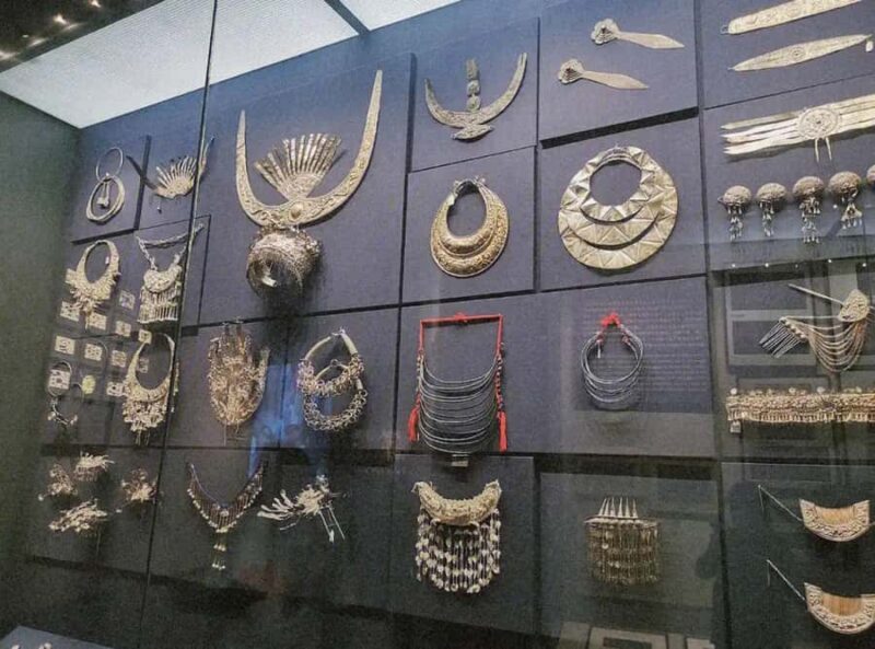 Guiyang: Qingyan Ancient Town & Batik-Making Tour - Good To Know