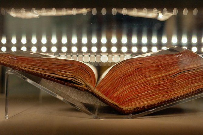 Gulbenkian Museum & Surroundings Private Tour With Locals - Common Questions