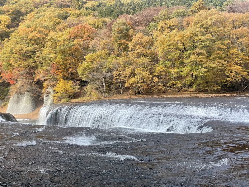 Gunma Day Trip: Autumn Fukiware Falls Maple Viewing/Winter Tambara Ski Park Snow Play & Fruit Picking Experience (Departing from Shinjuku, Tokyo) - The best parts of the day