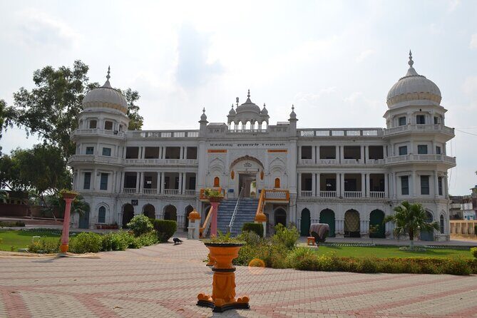 Gurdwara Sacha Sauda Nankana Sahib and Hiran Minar 1 Day Tour - FAQ