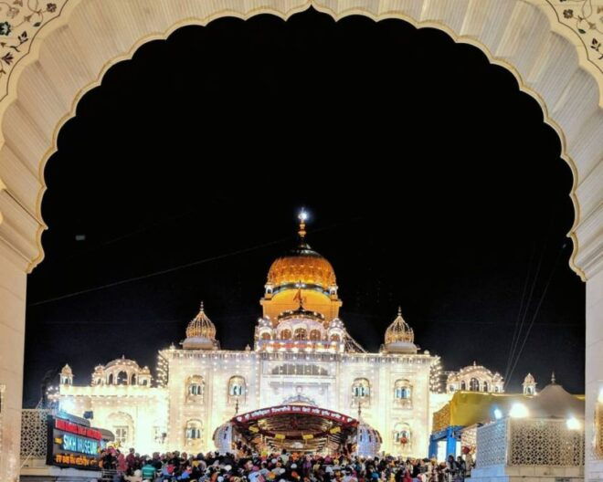 Gurudwara Bangla Sahib Guided Tour - Historical Significance
